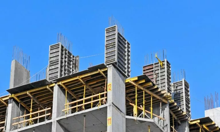 construction of multistory building that used industrial hose for concrete